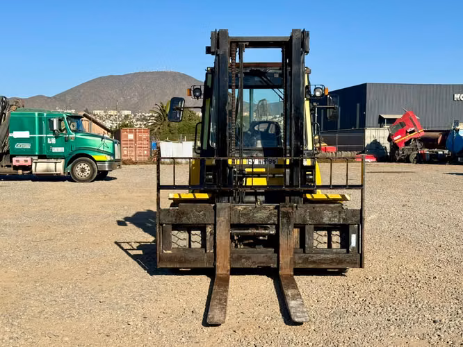 2013 Grúa Horquilla Hyundai para 7 Ton - Sólo 2.390 Hrs