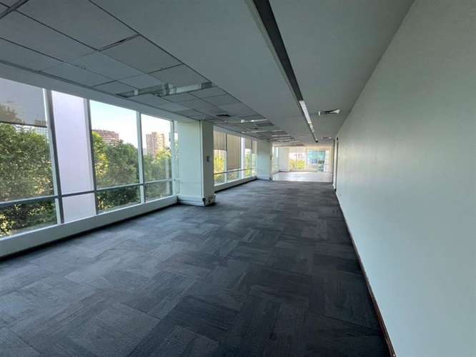 Arriendo Oficina en Edificio Torres del Parque en Las Condes - Imagen 10