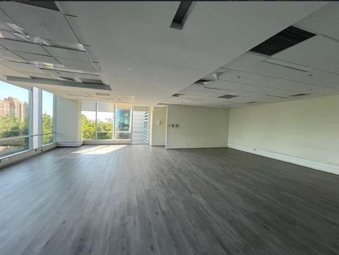 Arriendo Oficina en Edificio Torres del Parque en Las Condes - Imagen 9