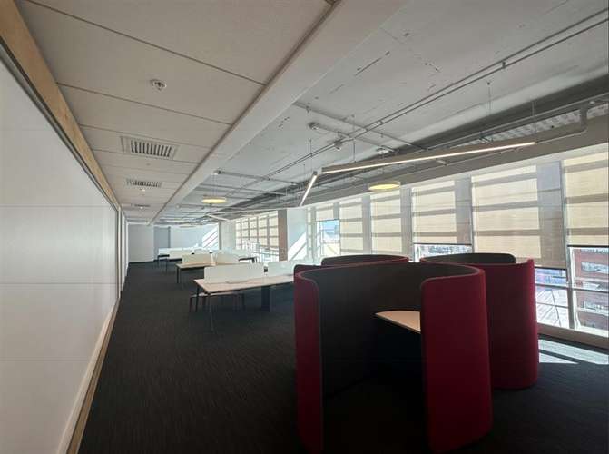 Arriendo OFICINA en Edificio Torres del Parque en Las Condes - Imagen 7
