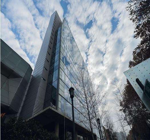 Arriendo OFICINA en Edificio Torres del Parque en Las Condes - Imagen 2