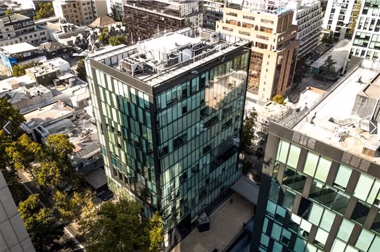 Arriendo OFICINA Edificio Patio Costanera I en Providencia