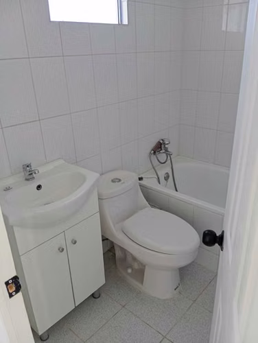 Casa de 2 pisos e venta, Bosque San Carlos. (151553)