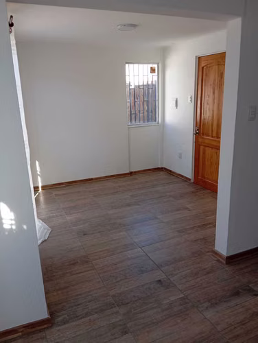 Casa de 2 pisos e venta, Bosque San Carlos. (151553)