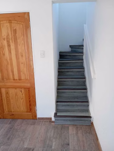 Casa de 2 pisos e venta, Bosque San Carlos. (151553)
