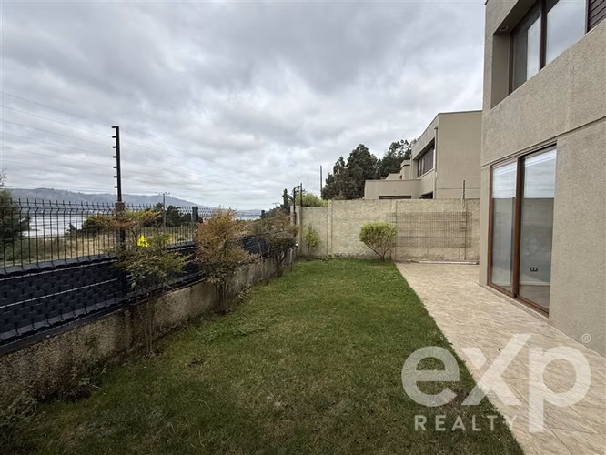 Casa en venta de 5 dorm. en San Pedro de la Paz
