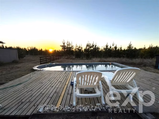Vende Casa con Piscina en Pichilemu.