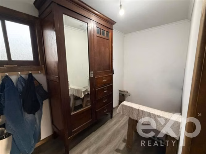 Vende Casa con Piscina en Pichilemu.
