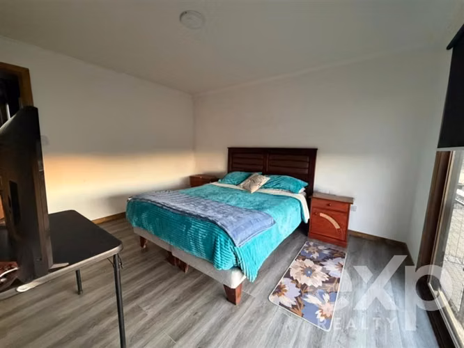 Vende Casa con Piscina en Pichilemu.