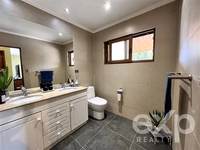 Casa en Polo de Manquehue 5.000 m de terreno Nuevo precio