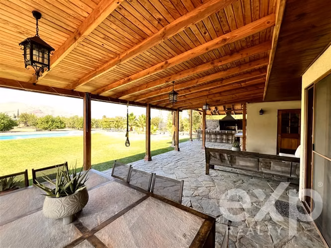 Casa en Polo de Manquehue 5.000 m de terreno Nuevo precio