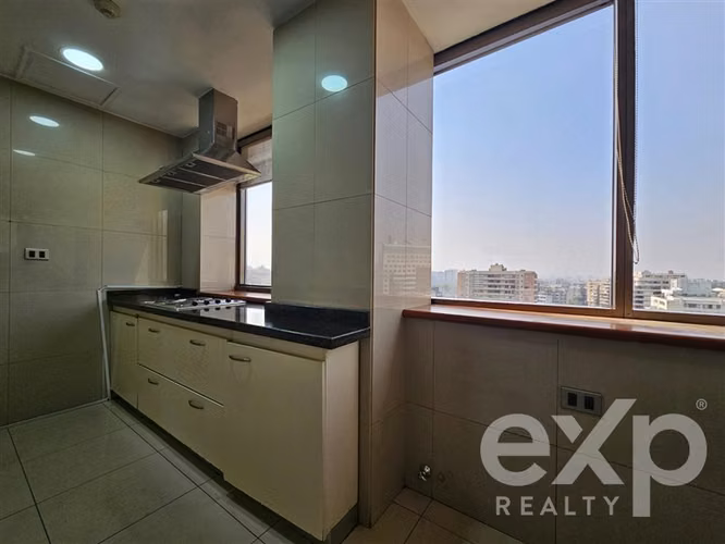 Oficina en Arriendo - Edificio Emblemático - Sector El Golf