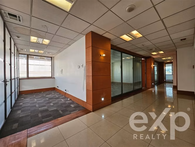 Oficina en Arriendo - Edificio Emblemático - Sector El Golf