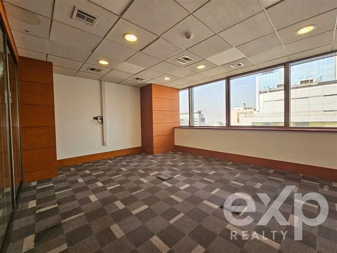 Oficina en Arriendo - Edificio Emblemático - Sector El Golf