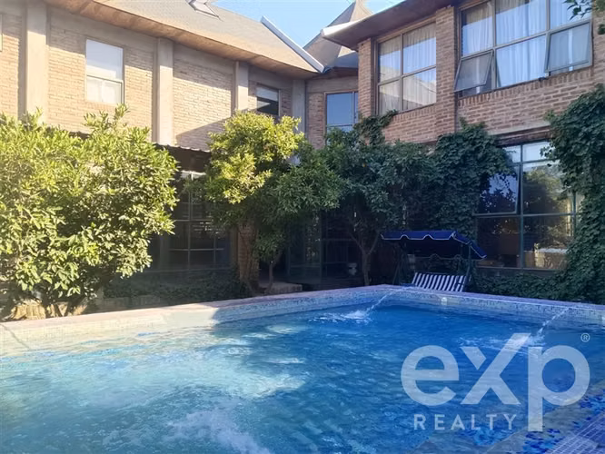 Casa en venta de 8 dorm. en Padre Hurtado