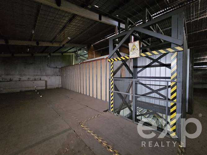 Edificio Industrial de 2 Pisos en Arriendo Independencia