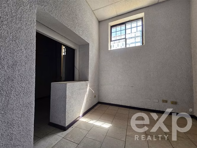 Edificio Industrial de 2 Pisos en Arriendo Independencia