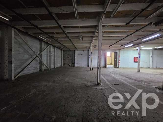 Edificio Industrial de 2 Pisos en Arriendo Independencia