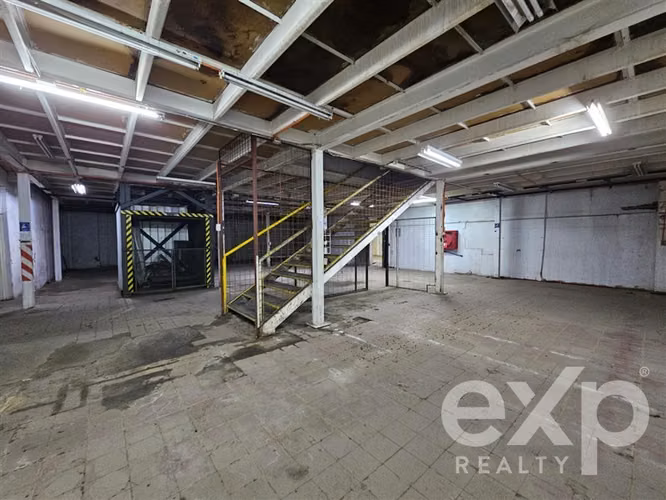Edificio Industrial de 2 Pisos en Arriendo Independencia