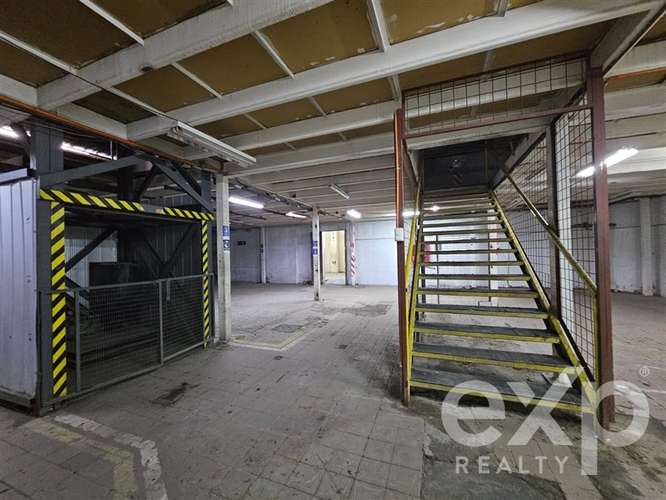 Edificio Industrial de 2 Pisos en Arriendo Independencia