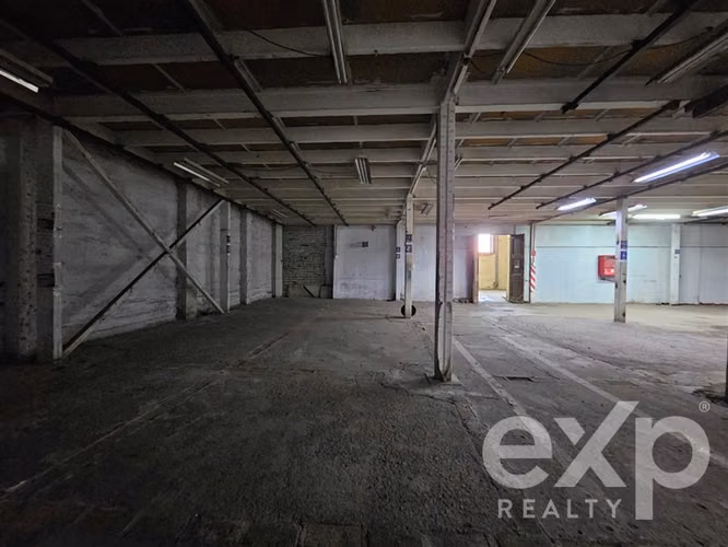 Edificio Industrial de 2 Pisos en Arriendo Independencia