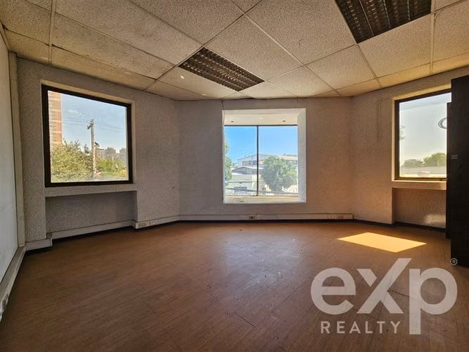 Edificio Industrial de 2 Pisos en Arriendo Independencia