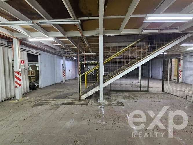 Edificio Industrial de 2 Pisos en Arriendo Independencia