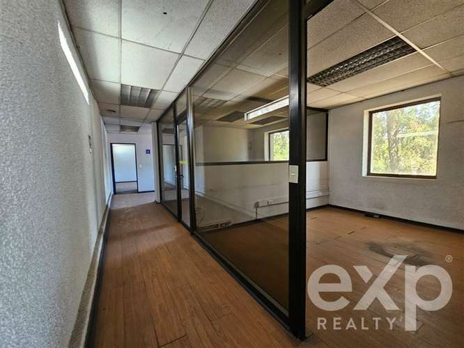 Edificio Industrial de 2 Pisos en Arriendo Independencia