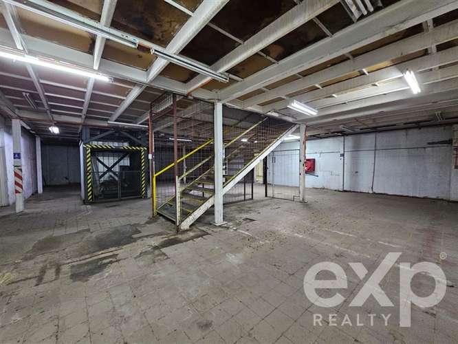 Edificio Industrial de 2 Pisos en Arriendo Independencia