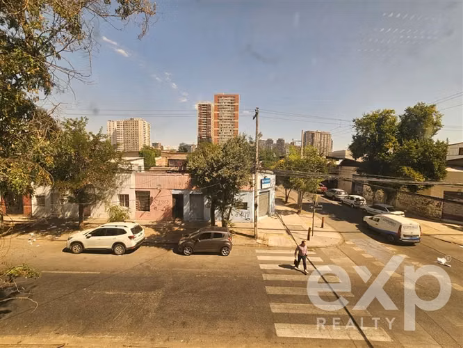 Edificio Industrial de 2 Pisos en Arriendo Independencia