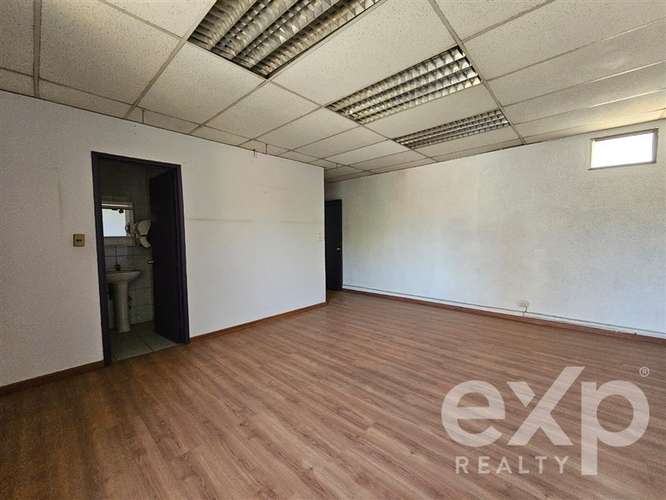 Edificio Industrial de 2 Pisos en Arriendo Independencia