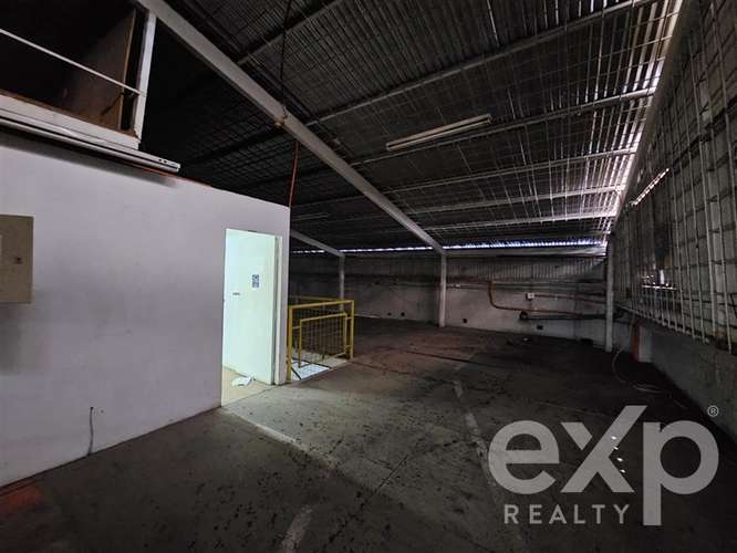 Edificio Industrial de 2 Pisos en Arriendo Independencia