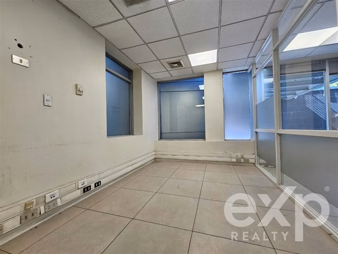Oficina Comercial en Arriendo El Golf 331,72 m2