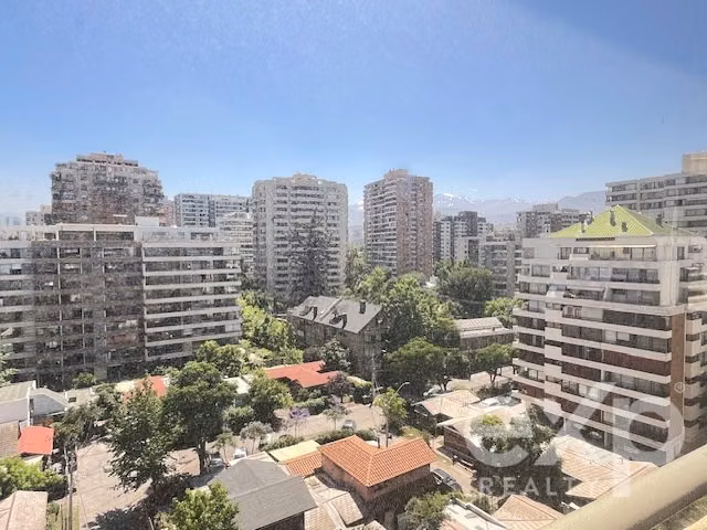 Amplio departamento familiar vista despejada en Las Condes