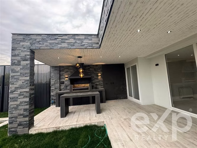 Casa en arriendo de 3 dorm. en Colina
