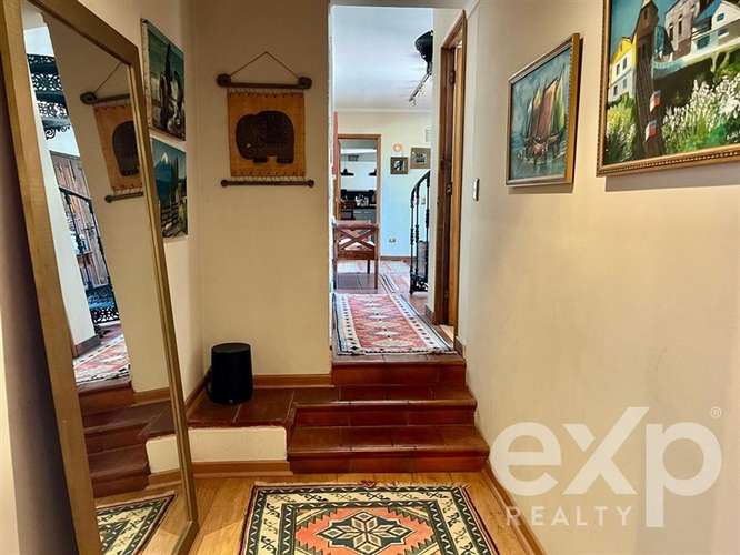 Gran casa con vista, amplitud y potencial único en Reñaca