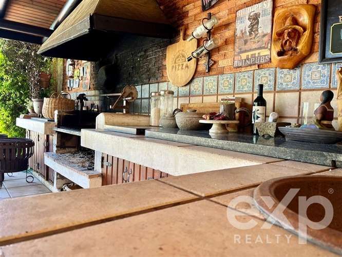 Gran casa con vista, amplitud y potencial único en Reñaca