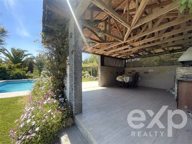 NEGOCIABLE, 2 casas en Loteo Santa Lucia!!! ideal 2 familias