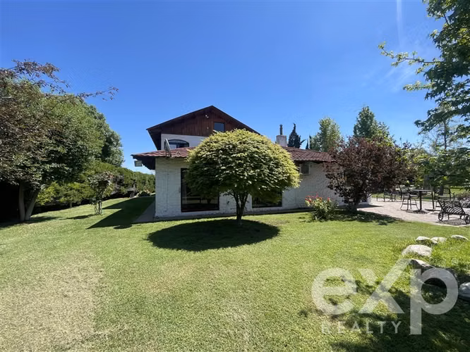 NEGOCIABLE, 2 casas en Loteo Santa Lucia!!! ideal 2 familias