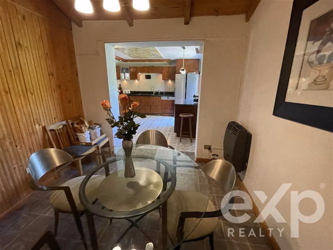 NEGOCIABLE, 2 casas en Loteo Santa Lucia!!! ideal 2 familias