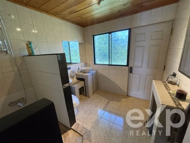 NEGOCIABLE, 2 casas en Loteo Santa Lucia!!! ideal 2 familias