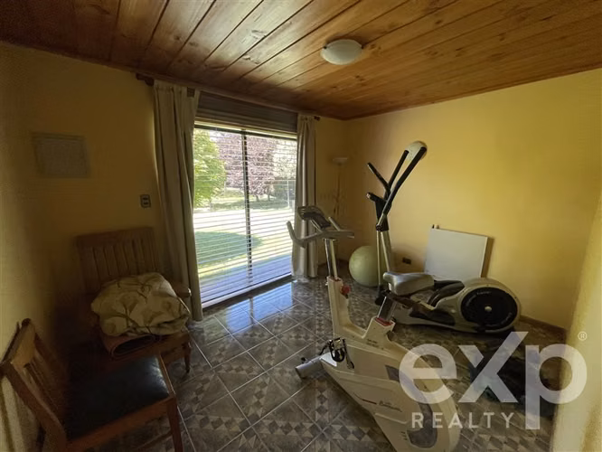 NEGOCIABLE, 2 casas en Loteo Santa Lucia!!! ideal 2 familias