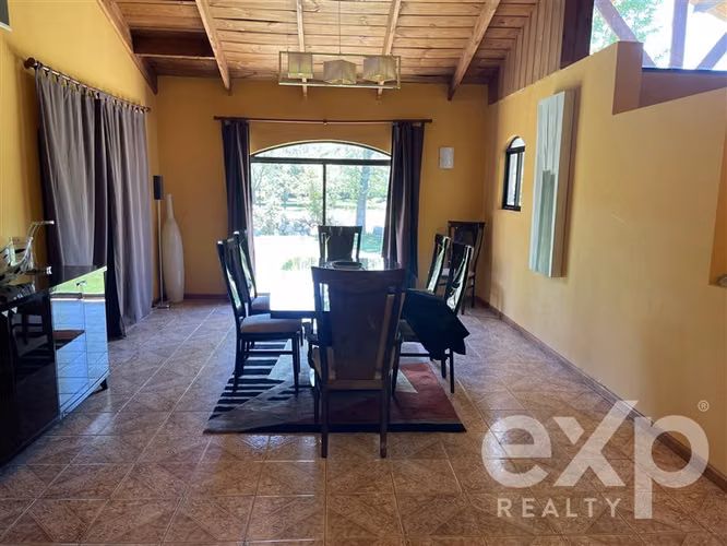 NEGOCIABLE, 2 casas en Loteo Santa Lucia!!! ideal 2 familias