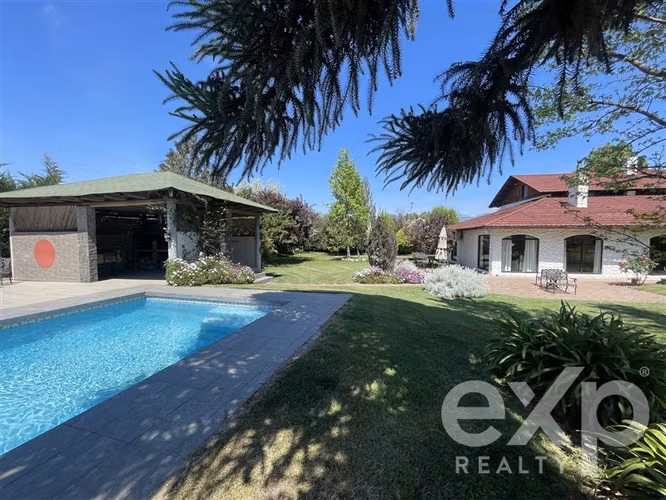 NEGOCIABLE, 2 casas en Loteo Santa Lucia!!! ideal 2 familias