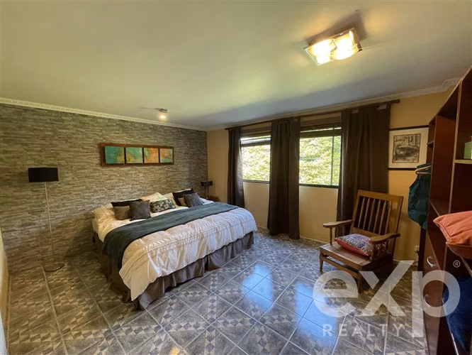 NEGOCIABLE, 2 casas en Loteo Santa Lucia!!! ideal 2 familias