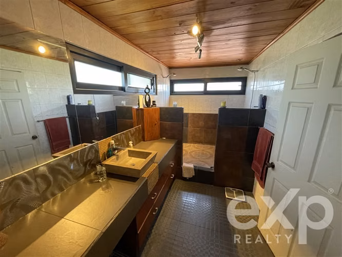 NEGOCIABLE, 2 casas en Loteo Santa Lucia!!! ideal 2 familias