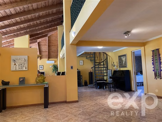 NEGOCIABLE, 2 casas en Loteo Santa Lucia!!! ideal 2 familias