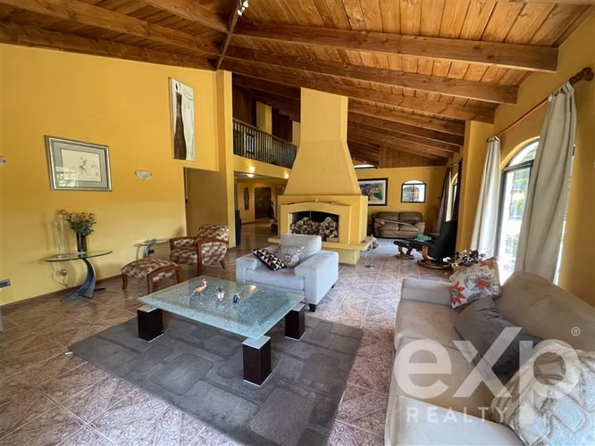 NEGOCIABLE, 2 casas en Loteo Santa Lucia!!! ideal 2 familias