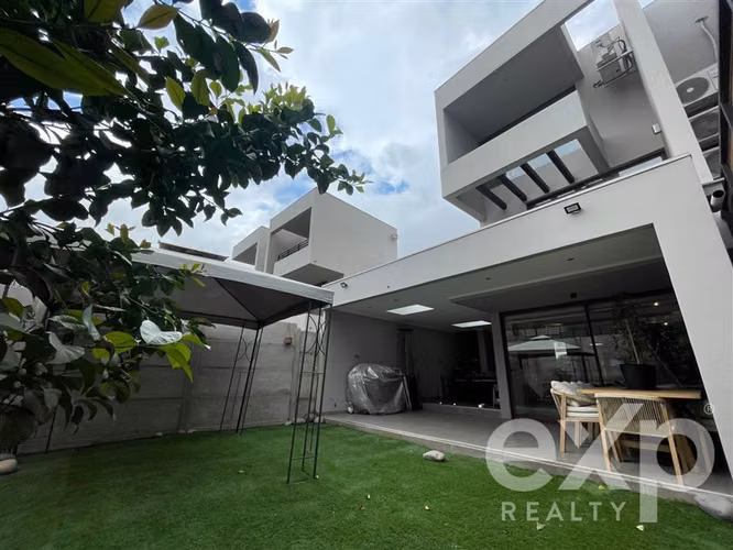 Casa en venta de 3 dorm. en Colina, Paneles Solares