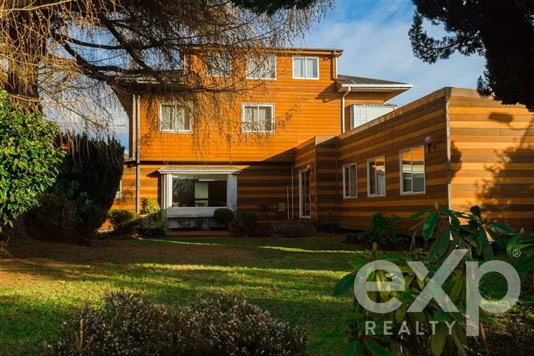 Vendo Oportunidad Casa-Oficina, gran terreno Centro Osorno